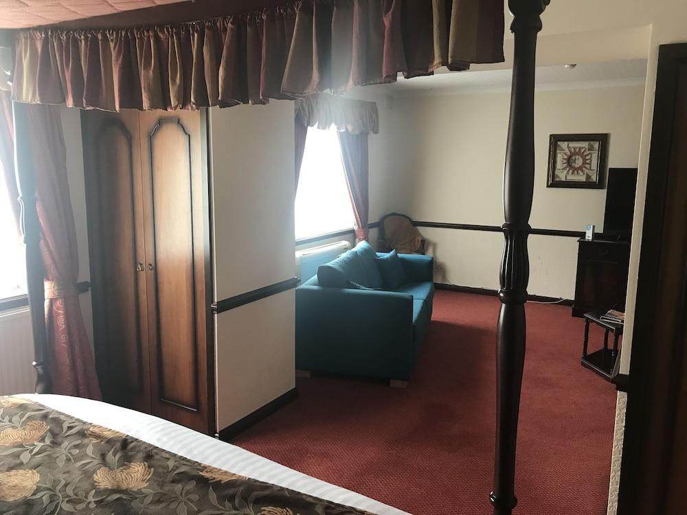 Best Western Rockingham Forest Hotel Корби Экстерьер фото